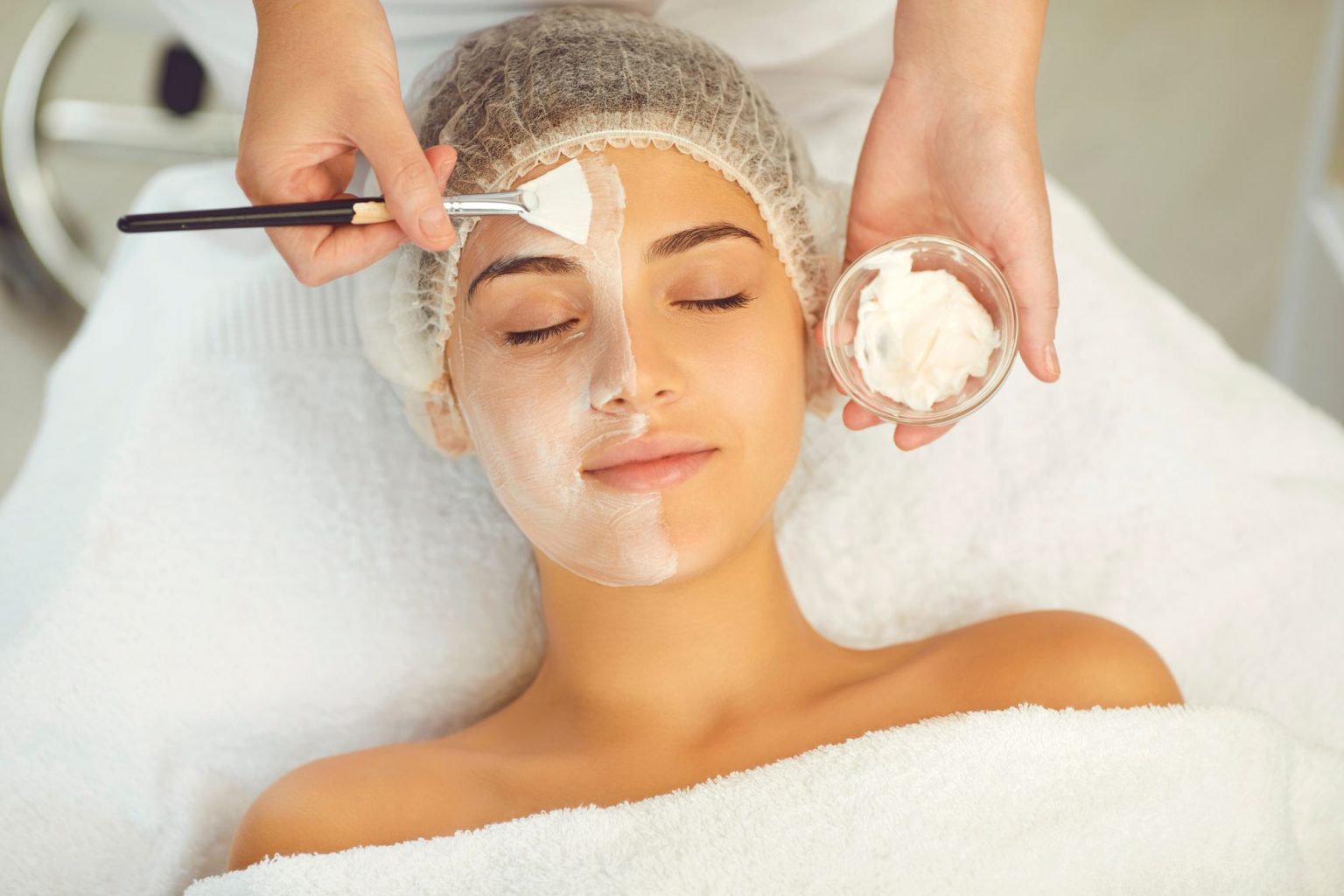 Wat doet een serum? Het juiste serum voor uw huid gebruiken